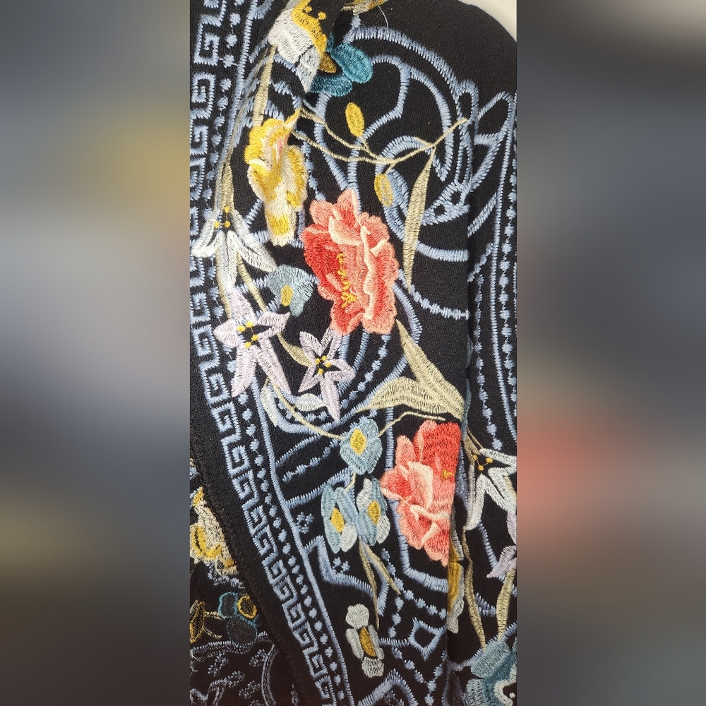 ✨ Johnny Was Embroidered Hoodie Sweater ✨ - Picture 10 of 13